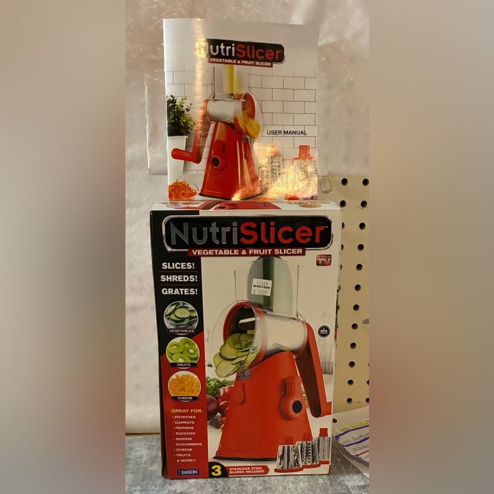 Compact Hand Generated NutriSlicer Vegetable & Fruit Slicer. Never Been Used. $7